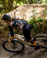 Womens Gravity Shorts | Black